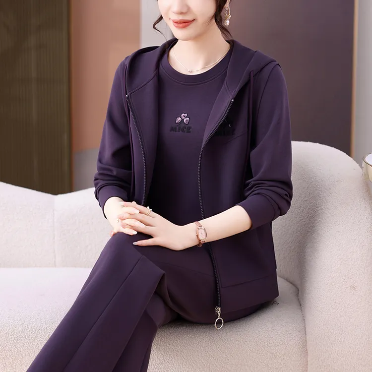2025春秋新款中老年妈妈秋装马甲运动休闲卫衣三件套显瘦洋气套装