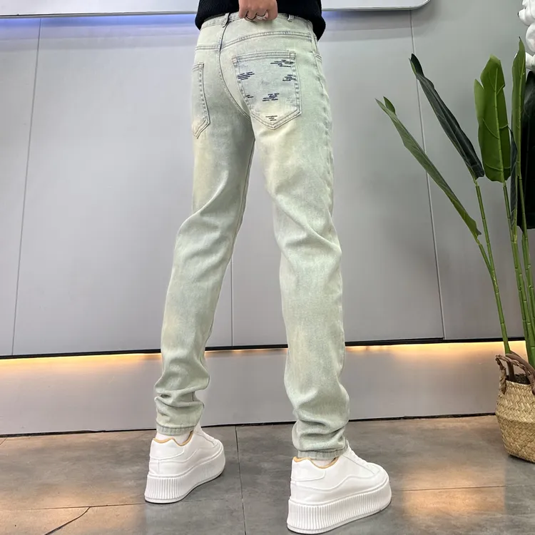 潮牌刺绣弹力牛仔裤男2025春夏新款复古蓝修身小脚痞帅百搭裤子