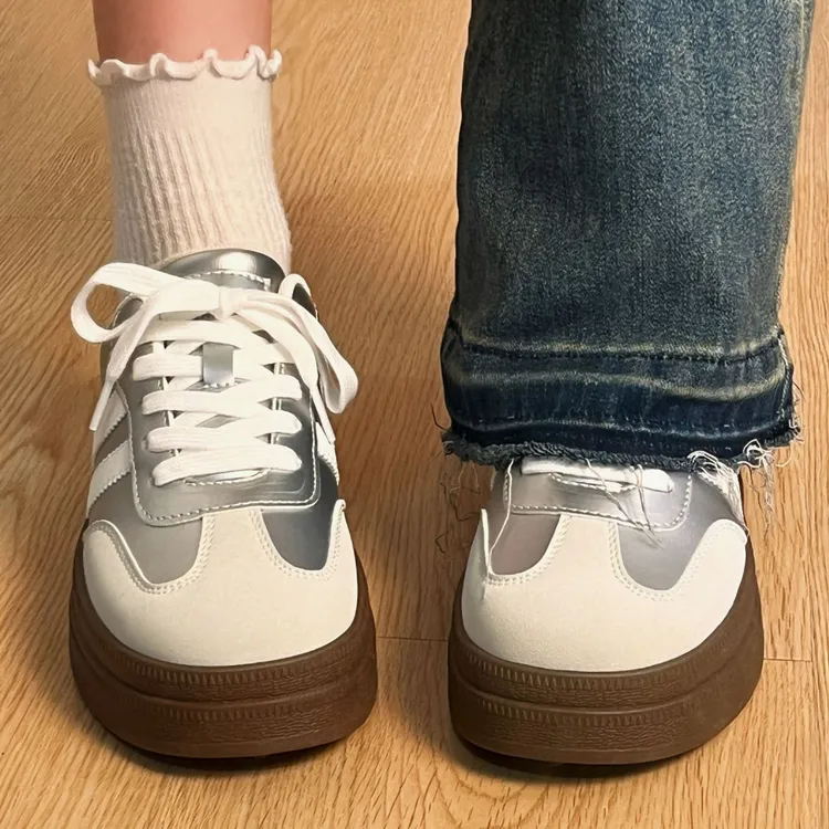 环球银色板鞋女款2026新款时尚潮流休闲鞋子百搭厚底运动女鞋潮鞋