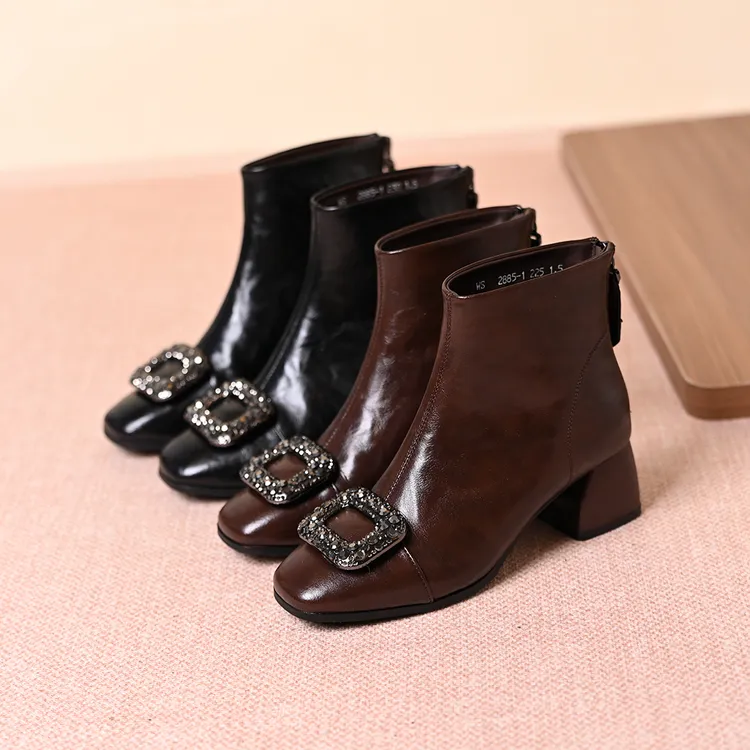 法式水钻方扣方头小短靴中粗跟复古港风秋冬季时尚气质后拉链短靴