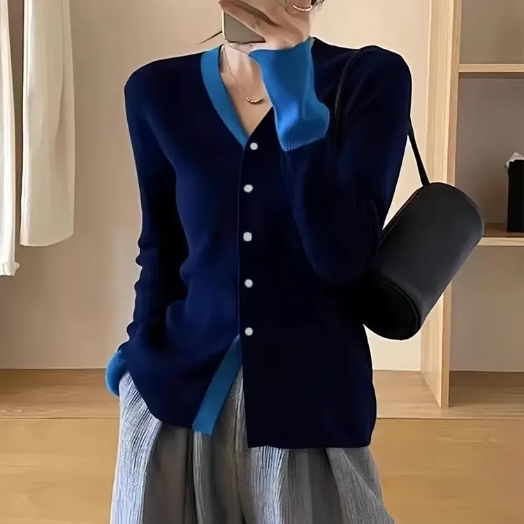 大码拼色针织开衫上衣女秋冬新款胖mm洋气减龄V领长袖内搭打底衫