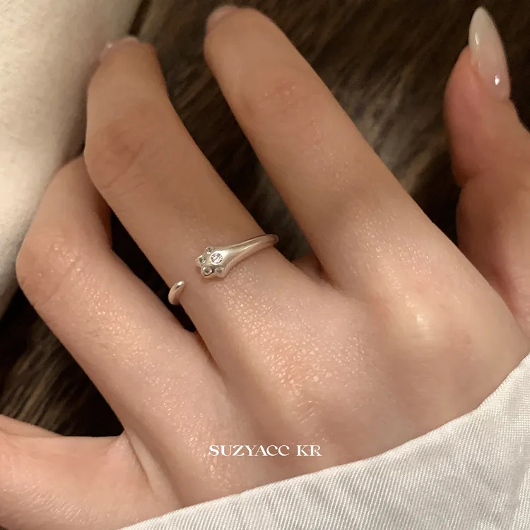 Suzyacc Kr 925银合成锆石戒指 猫爪戒指气质可爱时尚J0827