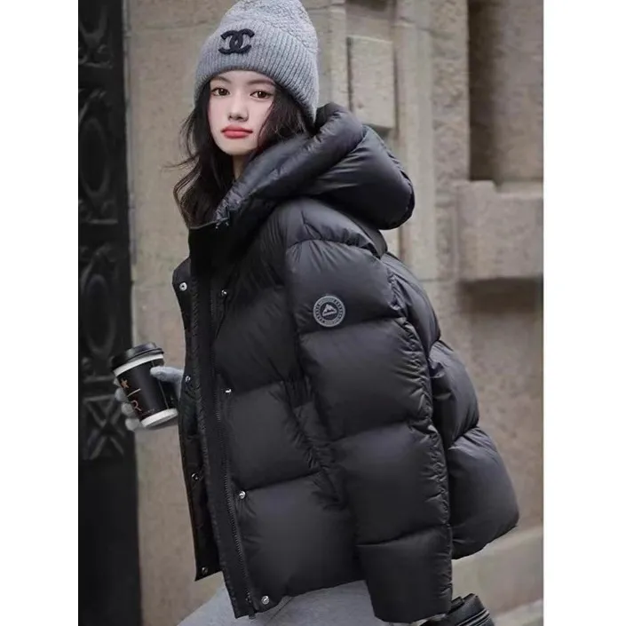 波司登极地极寒联名联名羽绒服女高级感短款2025年连帽加厚设计感