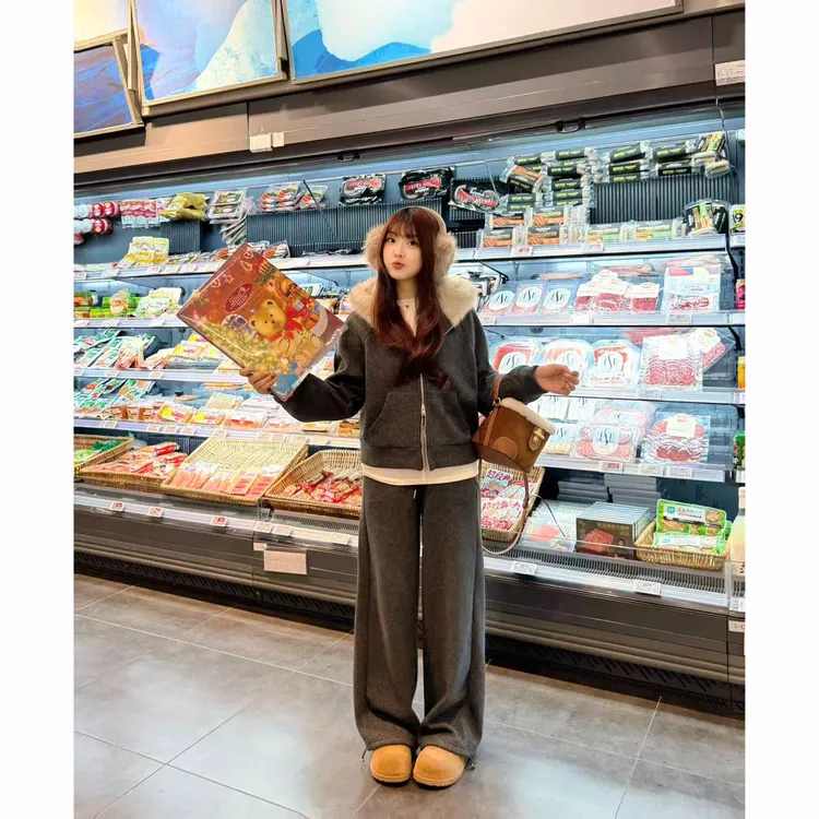 【小蛋黄推荐】CGMM/橱柜密码秋冬新款毛绒连帽拉链外套加绒休闲裤套装DSOMB5282