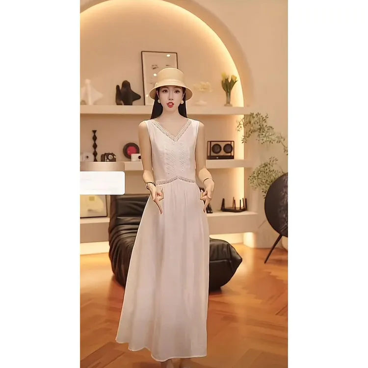 THE 玲珑 法式时尚白色v领无袖背心连衣裙夏季高级感气质A字裙子