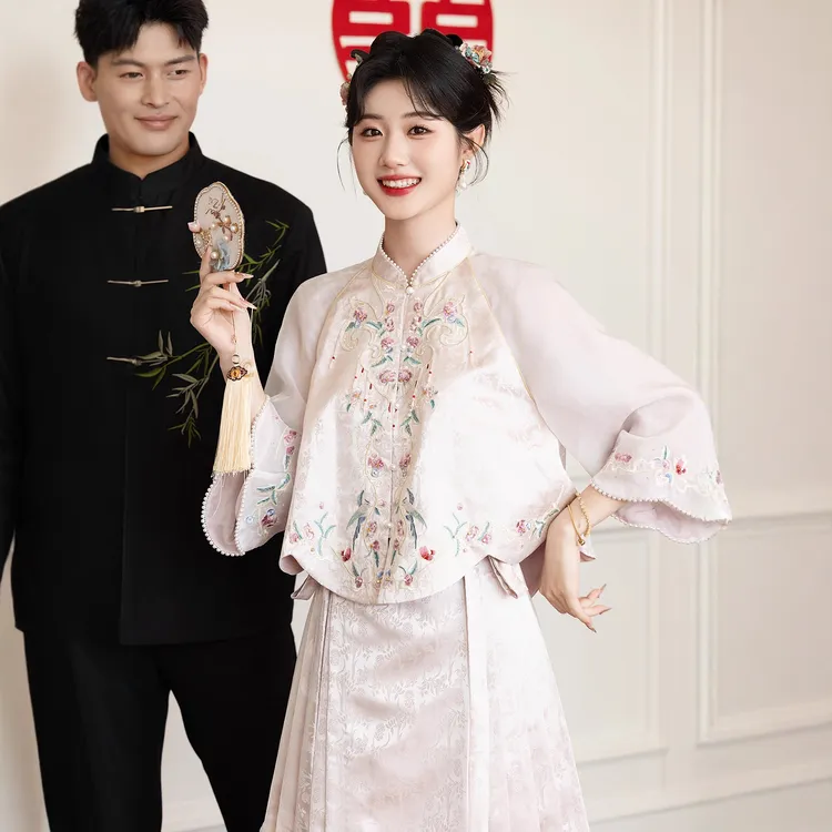 马面裙婚服2025新款新娘敬酒服新中式订婚礼服改良汉服套装礼服女