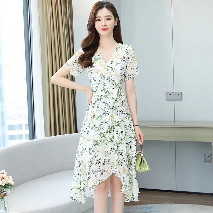 雪纺碎花连衣裙女夏季新款法式不规则减龄收腰中年短袖女神范裙子