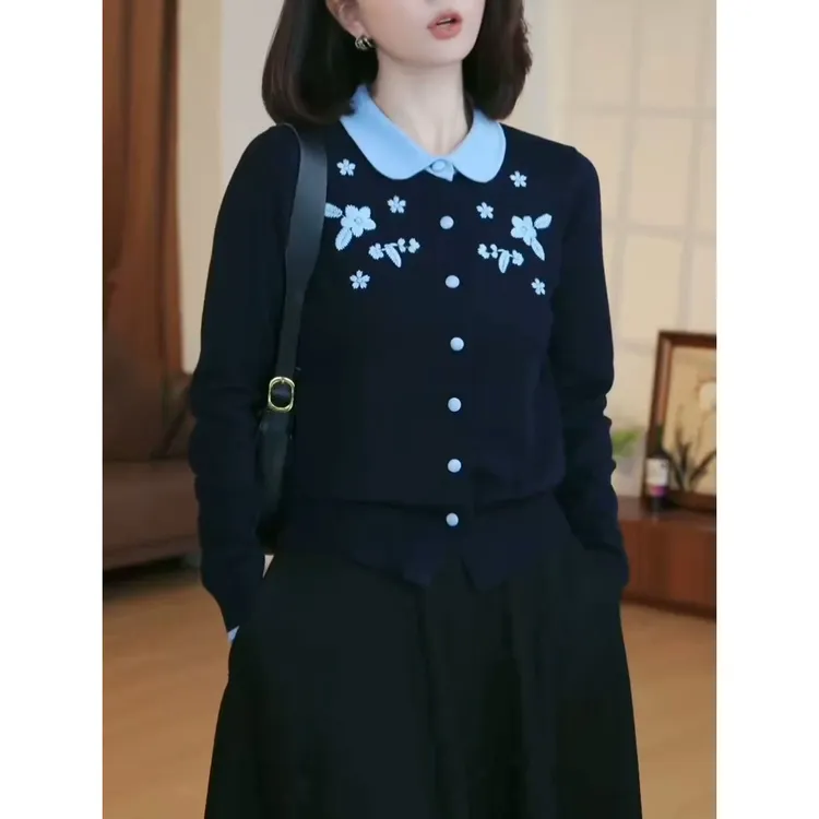 2025秋冬季新款女士假两件蓝色翻领毛针织开衫加厚保暖长袖短上衣