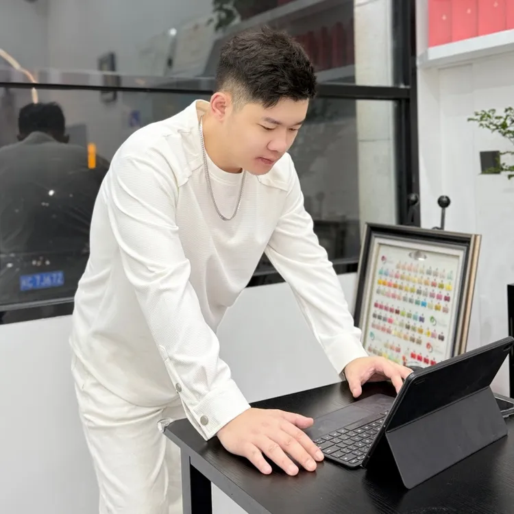 圆领秋季纯色通用宽松秋冬男士长袖时尚T恤春秋拼接衬衫袖钢扣款t