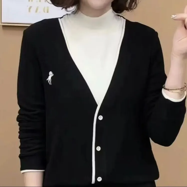 德绒长袖t恤女秋冬新款假两件半高领刺绣上衣时尚减龄保暖打底衫