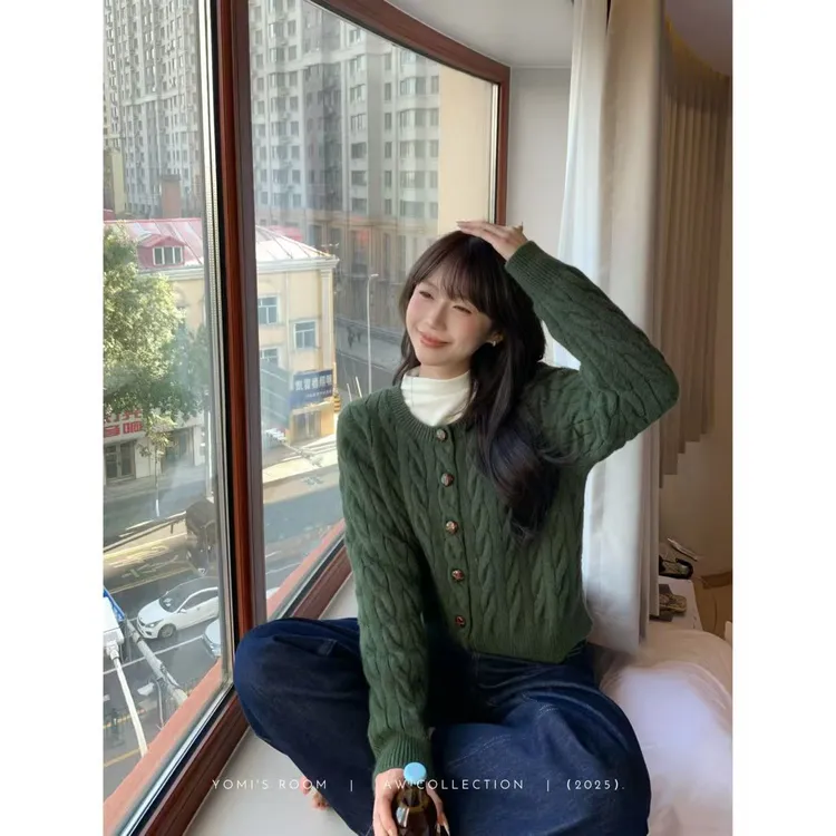 【现货】YOMI小个子【温柔姐系】拉夫风麻花编织针织开衫毛衣长袖女