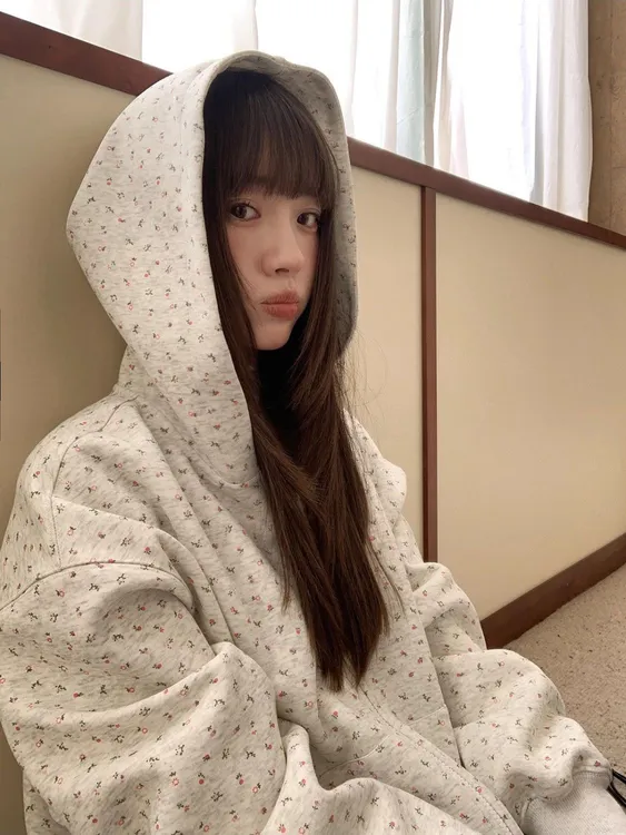 日系小碎花印花连帽卫衣女秋冬季2025新款气质显瘦休闲上衣薄外套