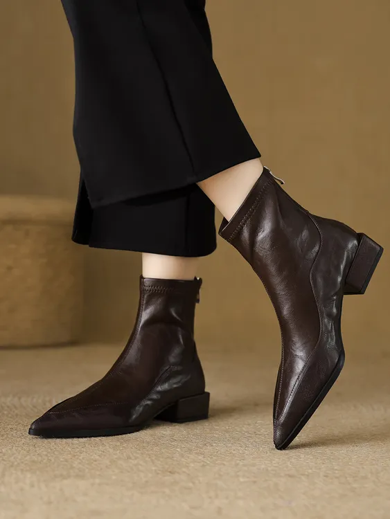 法式尖头弹力瘦瘦靴低跟2025秋冬新款粗跟短靴女复古棕色切尔西靴