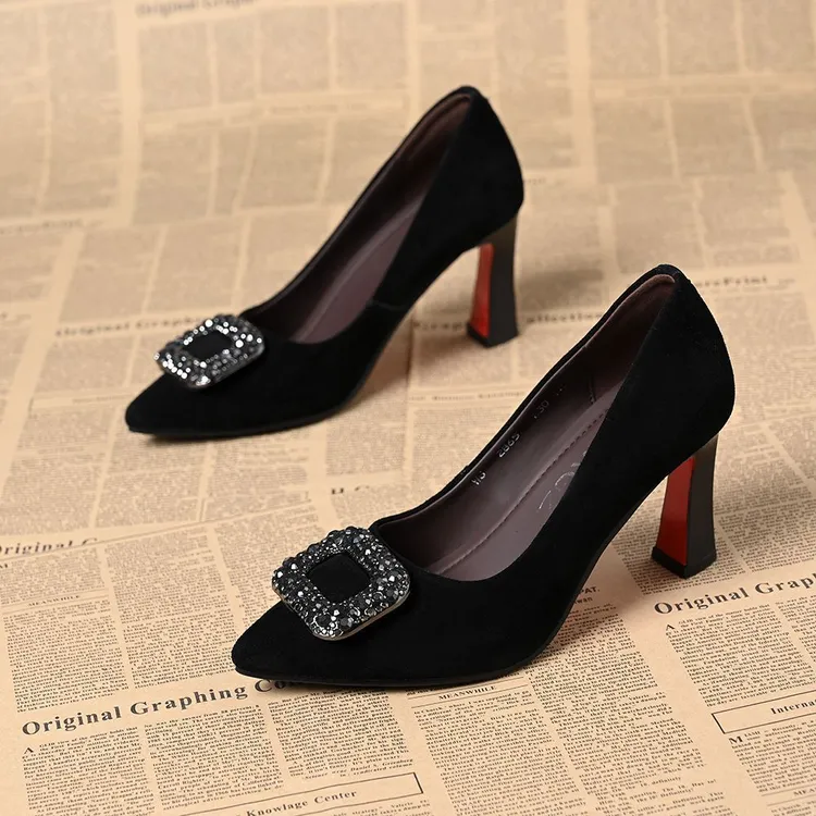 黑色高跟鞋女2025年新款绒面性感细跟不累脚气质尖头水钻方扣单鞋