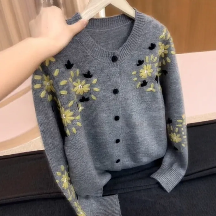 大码法式小雏菊钩花毛衣针织衫外套女秋冬新款微胖mm宽松气质上衣