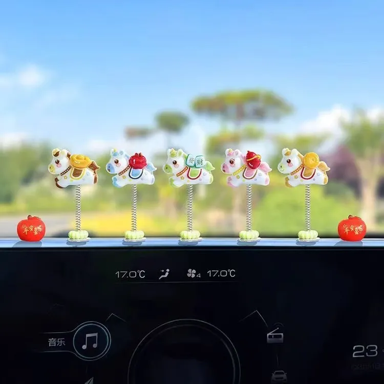 2026新款车载马年生肖小摆件发财暴富小马汽车内中控台装饰品