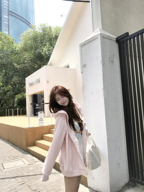尹千金J【奶芙兔兔】淡粉色卫衣宽松纯欲慵懒风女装休闲百搭W257375