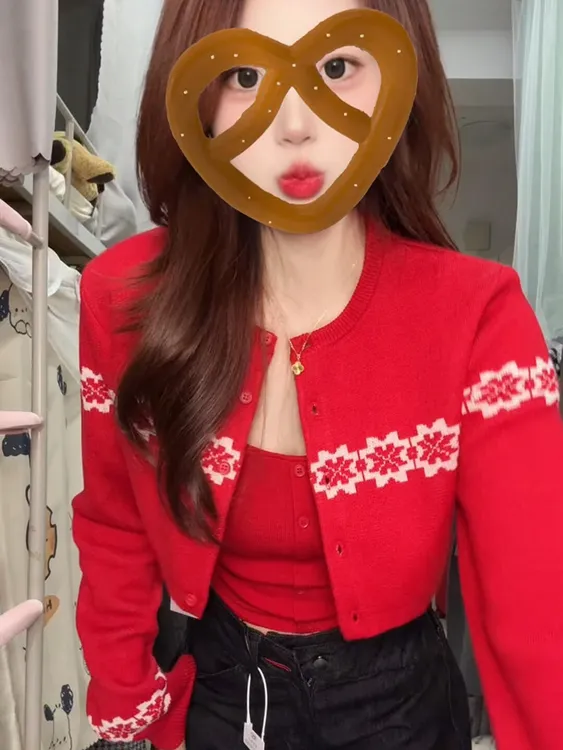 费尔岛雪花针织开衫女秋冬高级感红色吊带背心修身显瘦两件套上衣