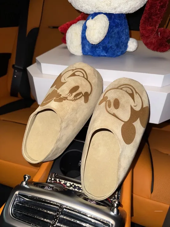 米奇包头厚底包头拖女2025春季新款反绒皮百搭舒适勃肯鞋