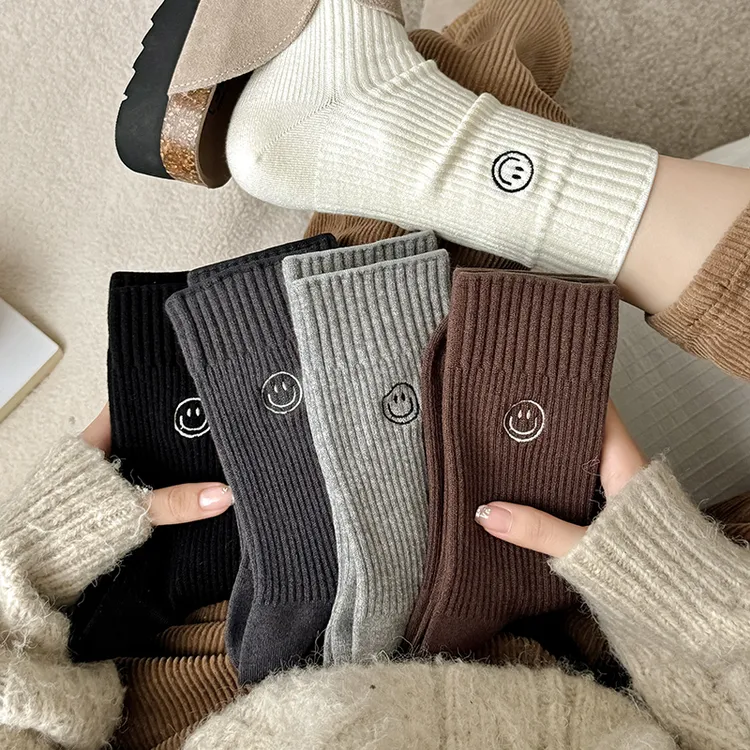 韩版笑脸羊绒袜子女中筒秋冬季加绒加厚保暖堆堆袜配鲨鱼裤长筒袜