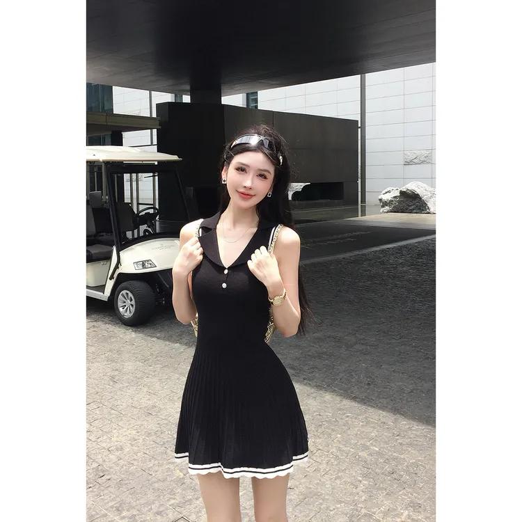 毛妮LADIESFIRST【巴黎假日】西装领无袖连衣裙女坎肩收腰L1838