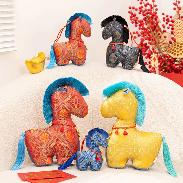 2026生肖马年吉祥物国风布艺马上有钱挂饰年会礼品民族风公仔挂件