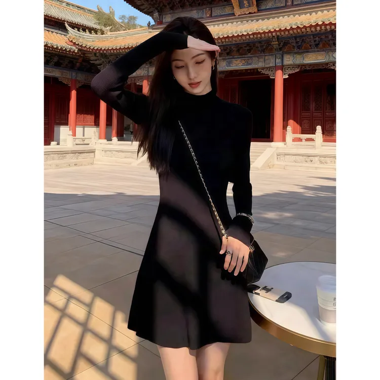 时尚减龄显瘦连衣裙秋冬新款黑色长袖气质性感百搭A子打底短裙女