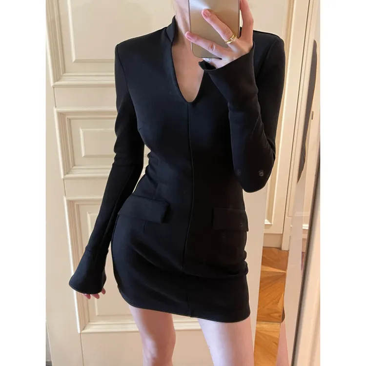 裁一2025新品V领短款连衣裙25-139