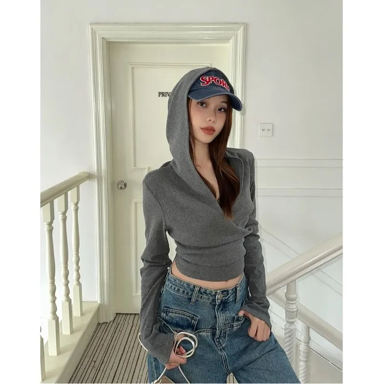 辣妹风气质短款连帽上衣女2025年秋季新款设计感小众别致外搭小衫