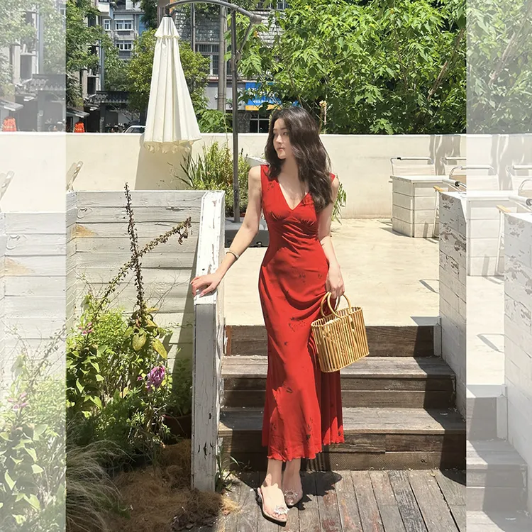 爆款高级感红色V领挂脖无袖高腰收腰包臀A字长款纯色通勤风连衣裙