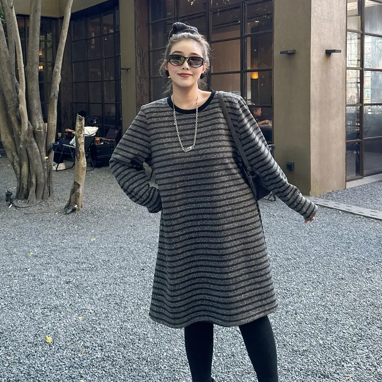 媛子大码条纹连衣裙冬季新款宽松百搭胖mm遮肉显瘦通勤气质女装