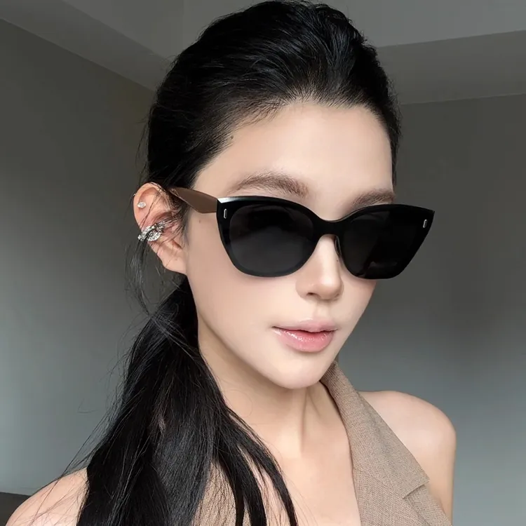 弗瑞姆眼镜网红ins偏光墨镜复古女老钱风猫眼太阳镜未来感高级195