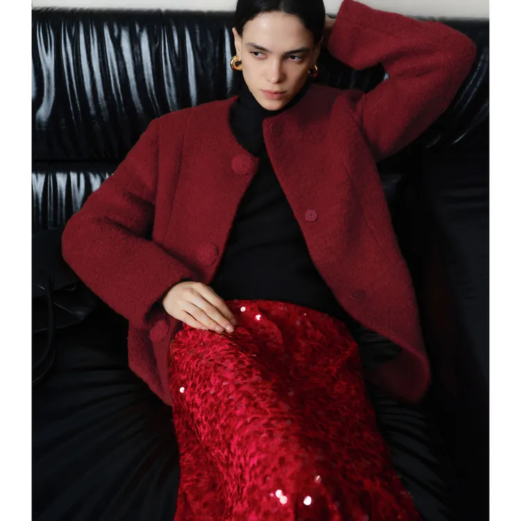 LYNEE【黑标 新生红装】羊驼毛羊毛混纺圈圈毛大扣短外套LGD2FAW254