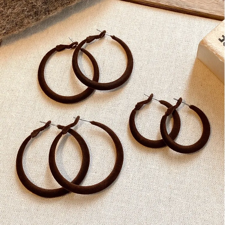 铜合金耳饰 雅丹风美拉德复古植绒素圈耳环耳圈圆圈显脸小耳钉女