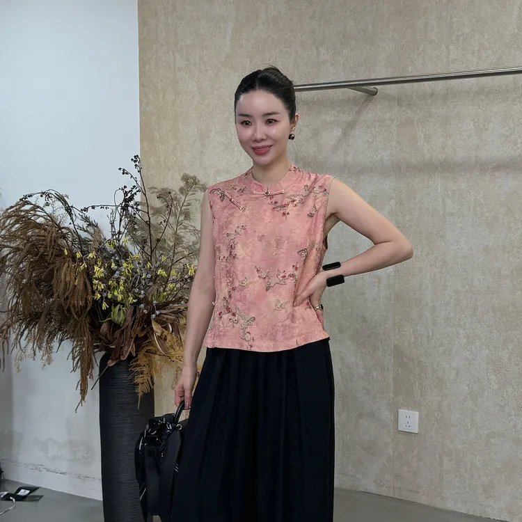 鑫燃KIKI【长相思】新中式侧开盘扣提花立领无袖马甲 60960 XI