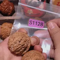 文玩核桃吊坠三角