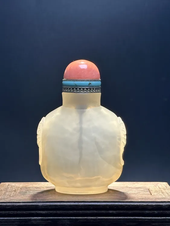 B1老壶蒙古族，民族用品码瑙鼻烟壶