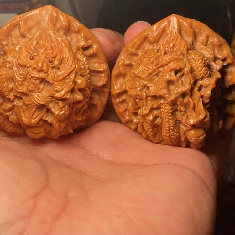 福利苏工核桃雕纯手工雕刻，老苏工达摩，个性十足，表情丰富