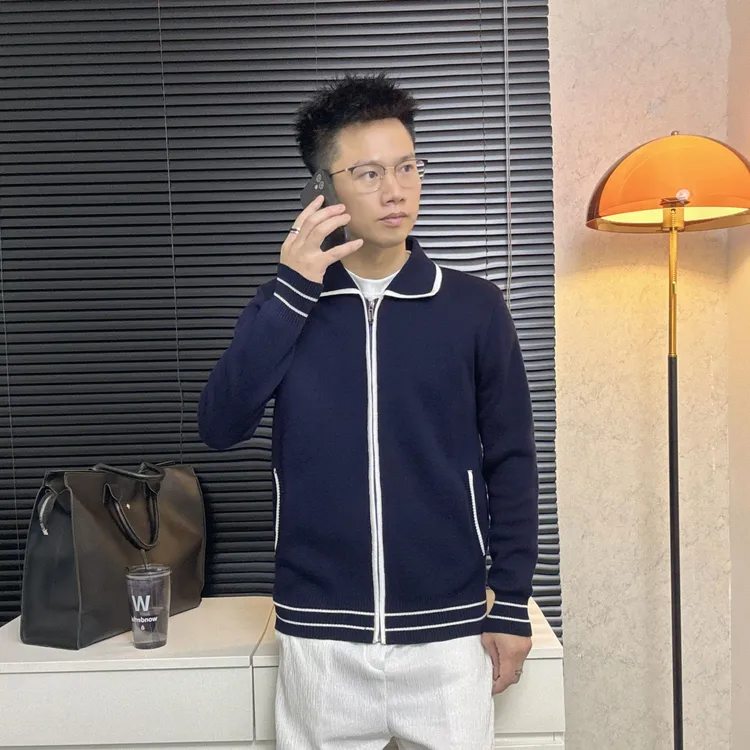大翻领时尚毛衣开衫2025秋冬新款简约撞色针织拉链衫外套修身男款