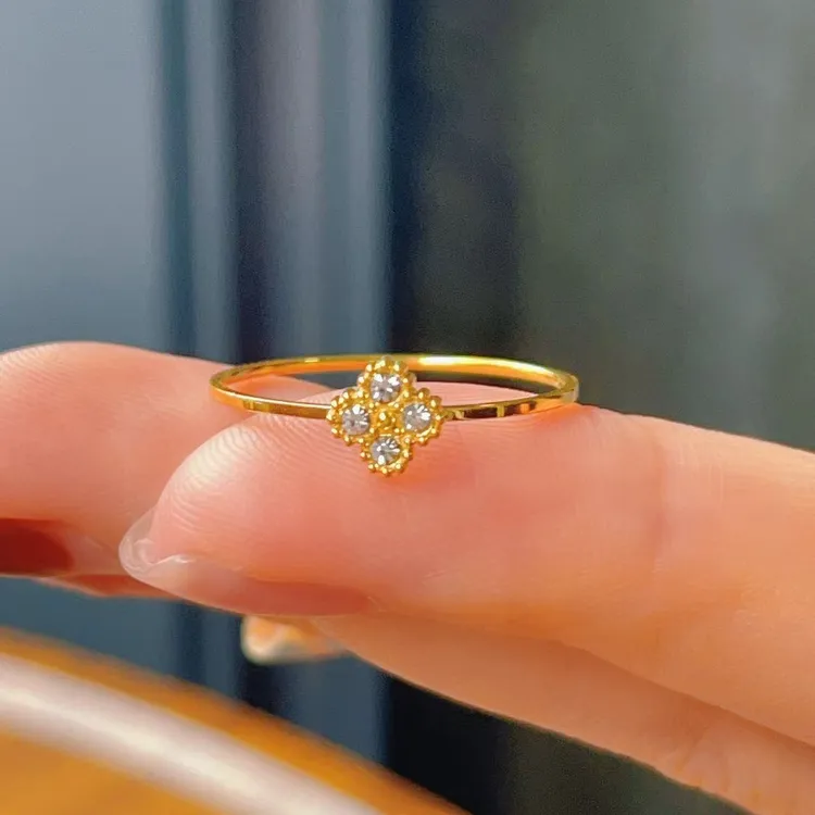 钛钢锆石戒指 轻奢精致四叶花镶钻戒指女高级感个性指环食指尾戒