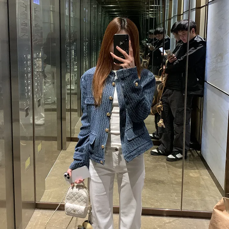 高级感蓝色肌理感提花牛仔外套女春秋韩版宽松显瘦夹克长袖短外套