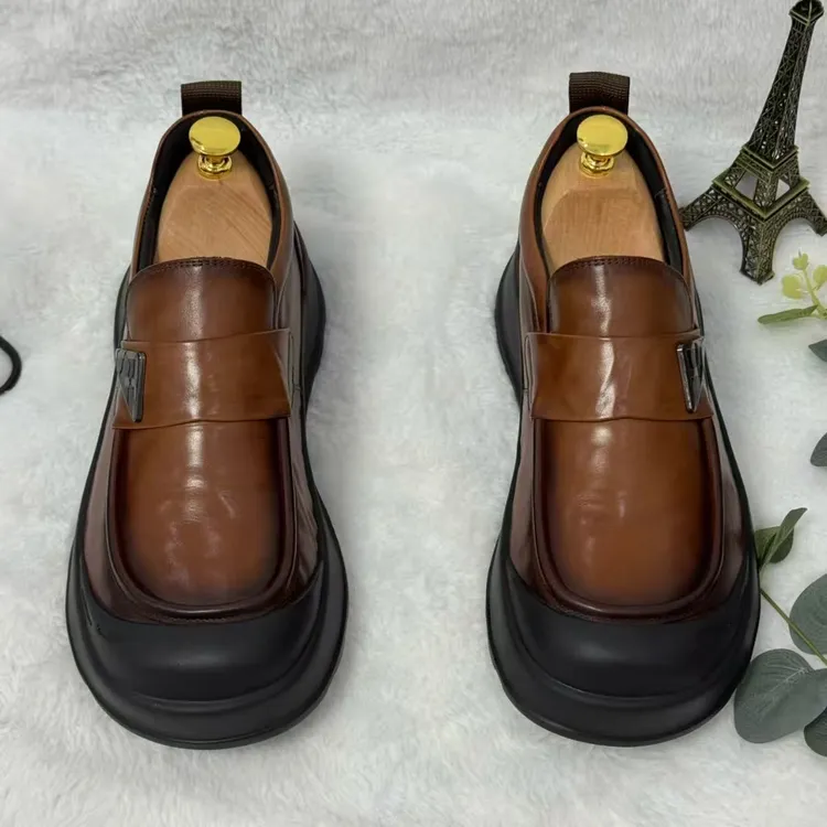 D99轻便圆头纯色素面男士商务休闲皮鞋软底复古百搭舒适秋季时尚