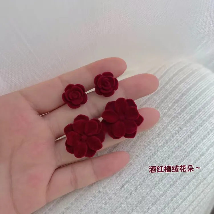合金耳饰 秋冬玫瑰花茶花植绒花朵耳钉复古新款小众气质耳环红色