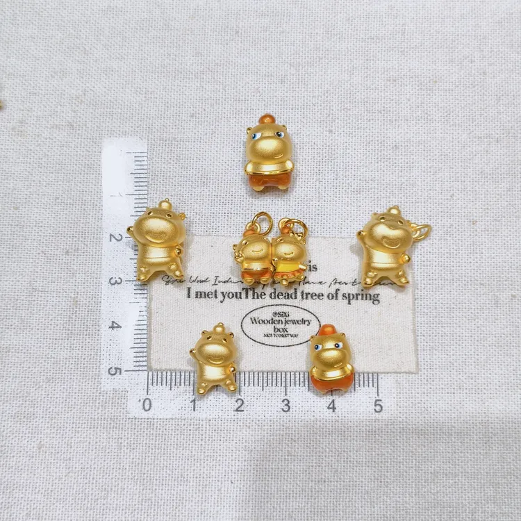 黄金足金 999 可爱水豚噜噜转运珠串珠手链送女友生日礼物