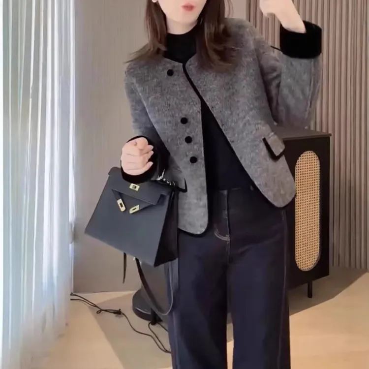 秋季新款圆领单排扣宽松短外套高级感洋气女