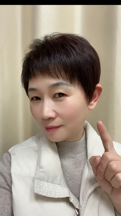 圆弧刘海1-HF543妈妈轻薄减龄时尚真人发丝假发