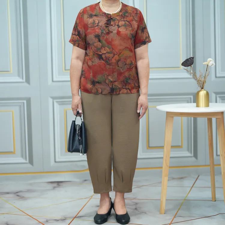 大码胖妈妈套装2025夏遮肉显瘦中老年老太太立领花色小衫两件套