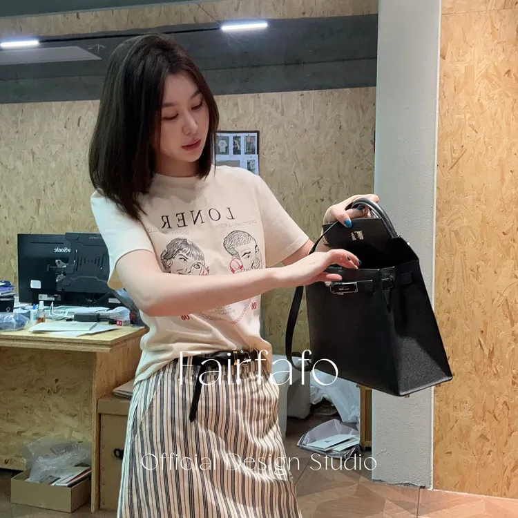 【电话连线绣花短袖】TXCL55197美潮手绘画简约休闲小众T恤