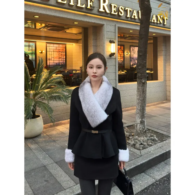 LZQ[波斯密语]毛毛拼接领气质双面呢收腰羊毛外套冬XMZH11095