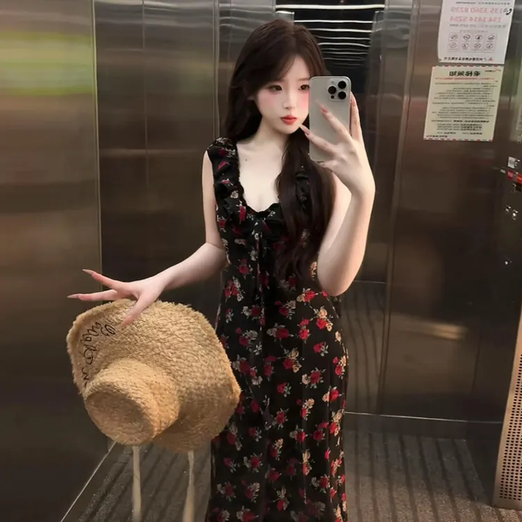 3595度假风复古碎花V领连衣裙子女夏202年新款高级感显瘦法式长裙